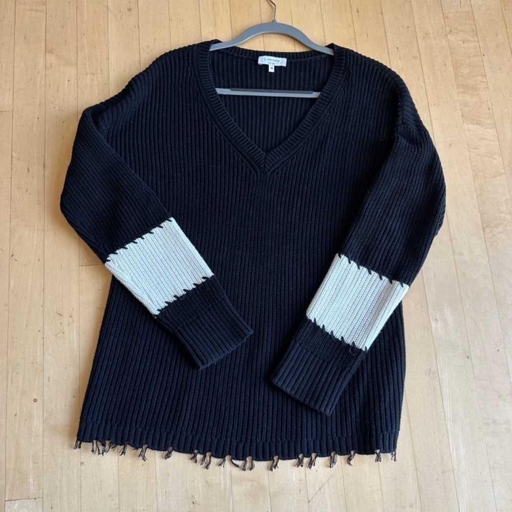 J. Society New York Black chunky knit v neck sweater, Med. CB2108 - Picture 2 of 6